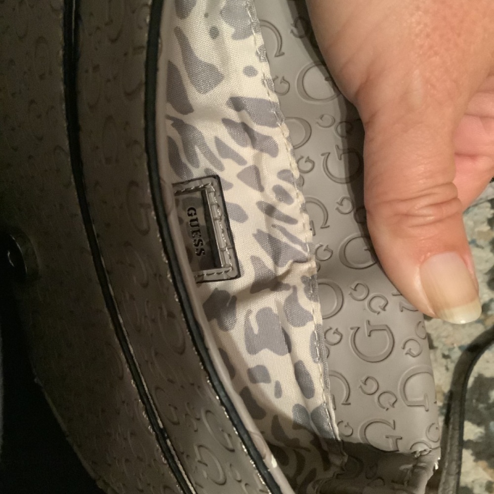 NWOT Guess Logo Crossbody - Picture 8 of 12